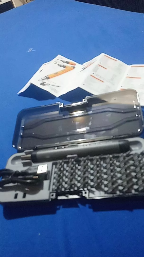 Foto de cliente com o kit parafusadeira 33 peças (1)