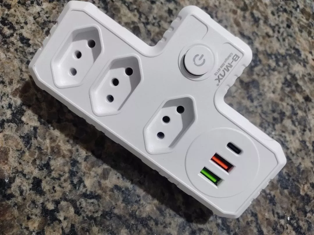 Adaptador B-Max recebido, foto do cliente na bancada